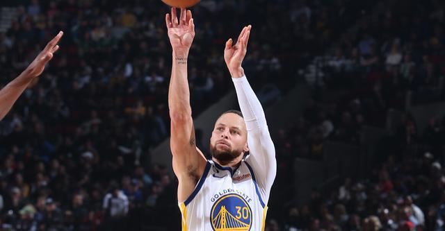 欧文突破两人防守命中三分（欧文突围双人夹击后外线命中三分）