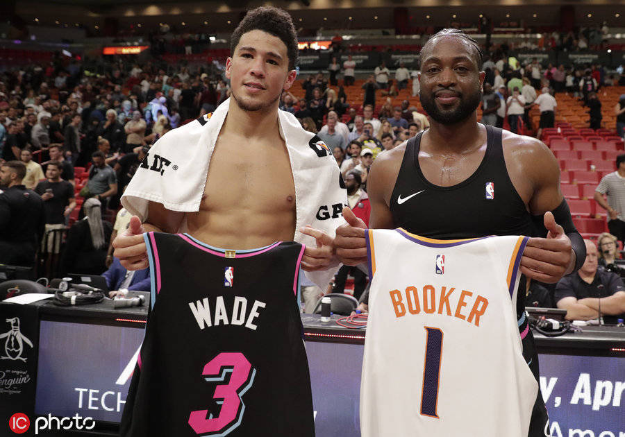 意甲：尤文客场3-0轻取卡利亚里（意甲战报：尤文客场3比0完胜卡利亚里）