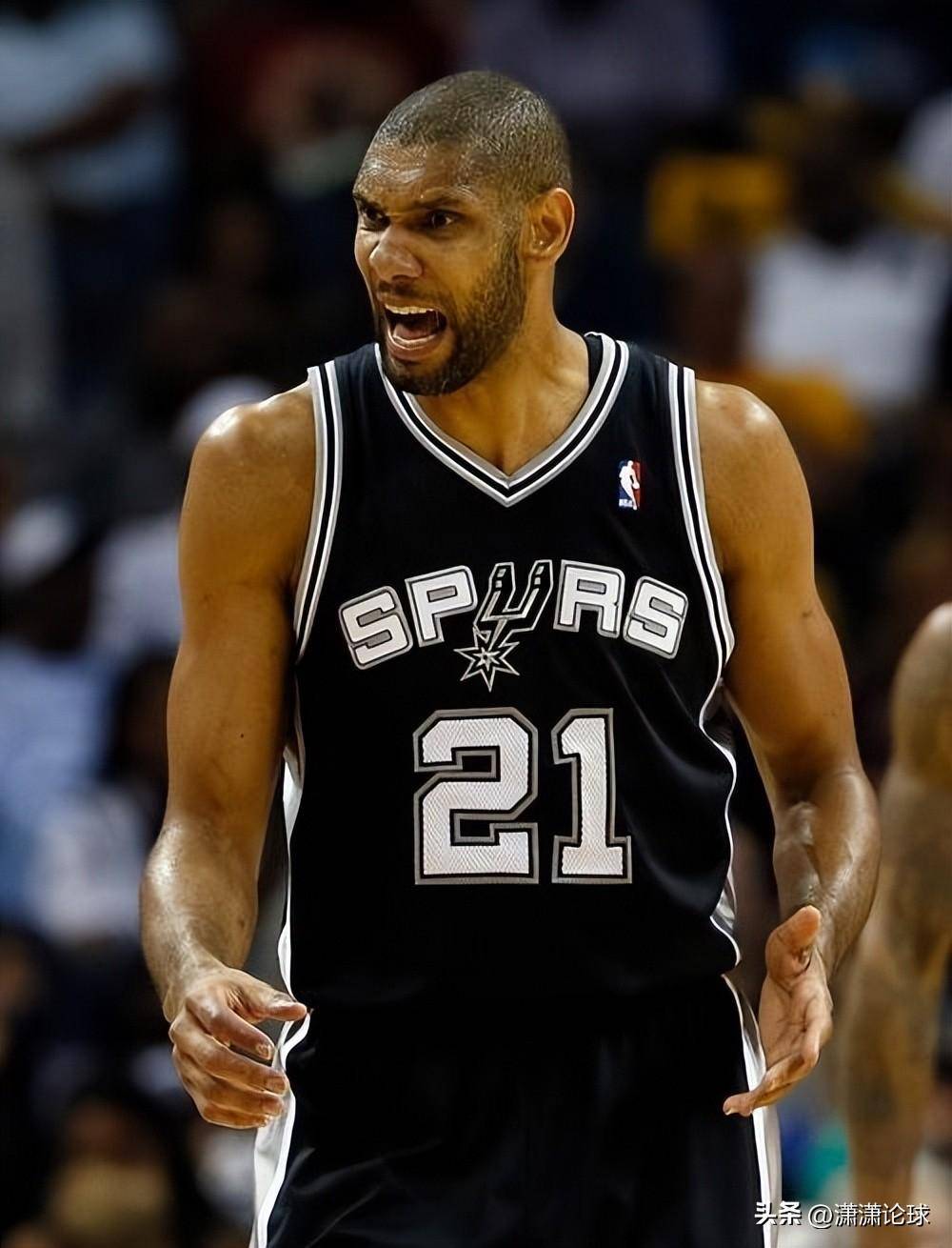 梅西出席梅西杯开幕活动，并与现场小球员们互动（梅西亮相梅西杯开幕式，与现场小球员亲切互动）