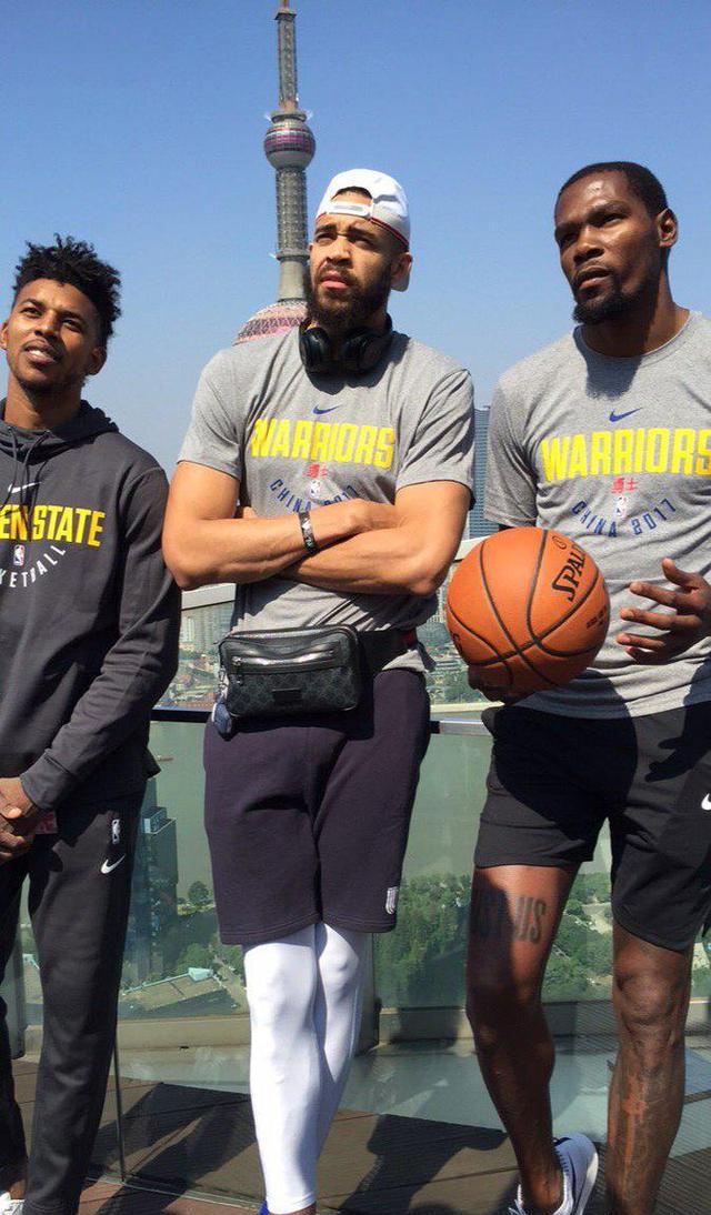 186场追平内马尔，阿劳霍升至巴萨队史拉美球员出场榜第十（阿劳霍出战186场追平内马尔，跻身巴萨拉美球员出场榜第十）