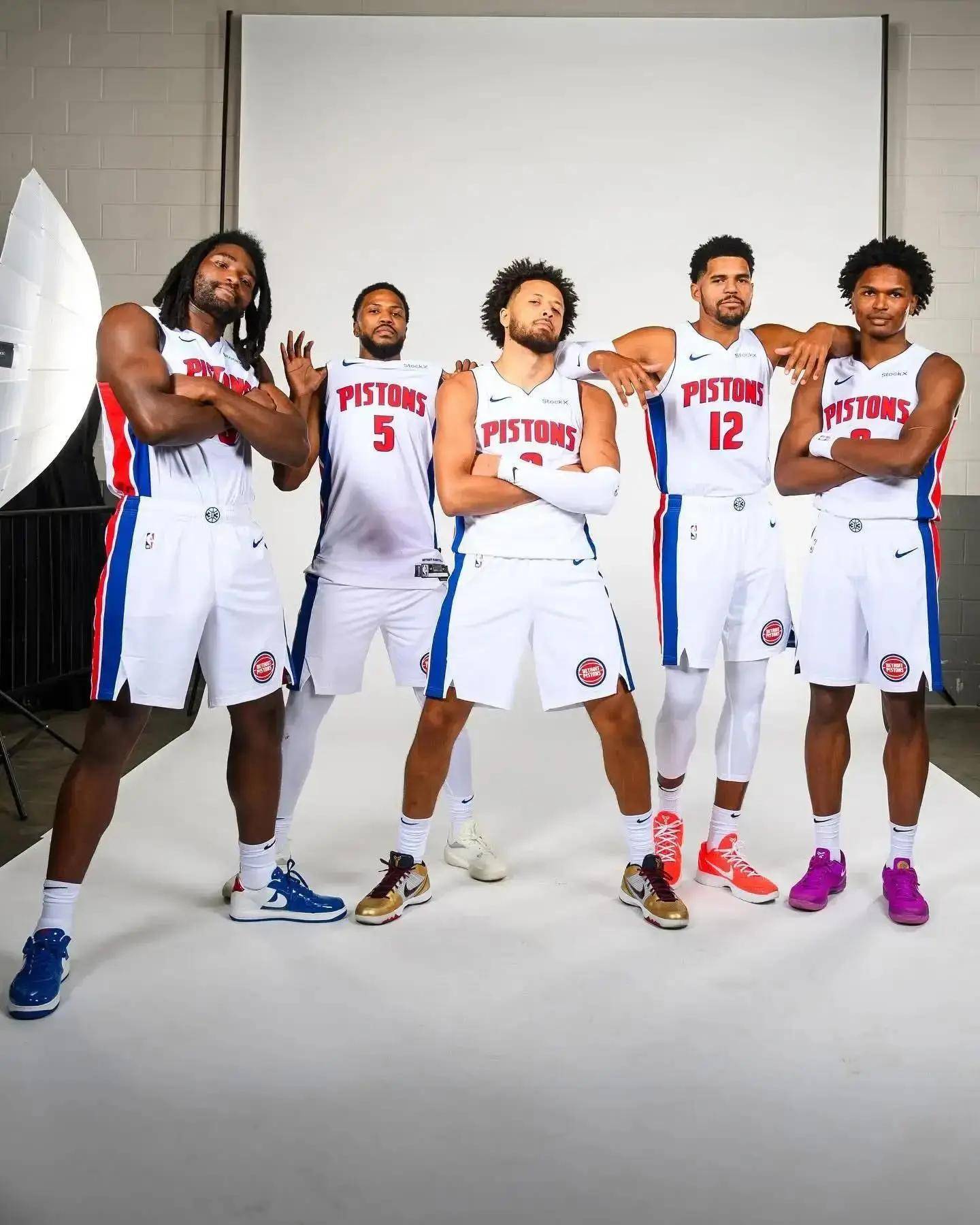 斯帕莱蒂：让佩林首发，是因为迪格雷戈里奥有点肠胃炎（因迪格雷戈里奥轻微肠胃炎，斯帕莱蒂安排佩林首发）