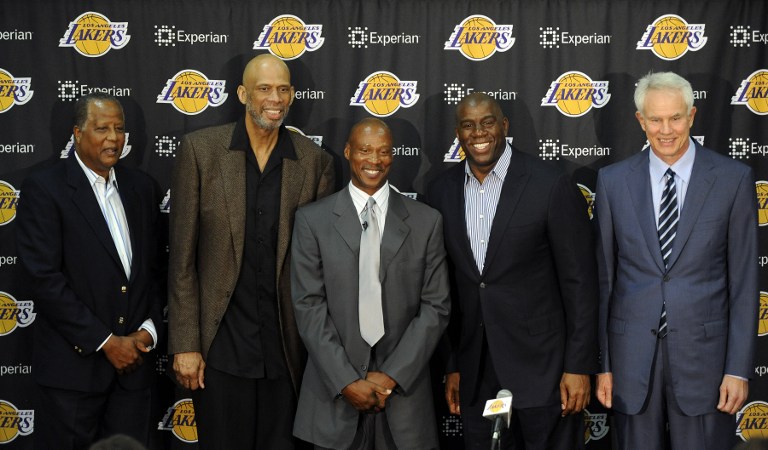 拜仁官方：穆西亚拉今天完成了部分单独训练（拜仁通报：穆西亚拉今日进行部分个人训练）