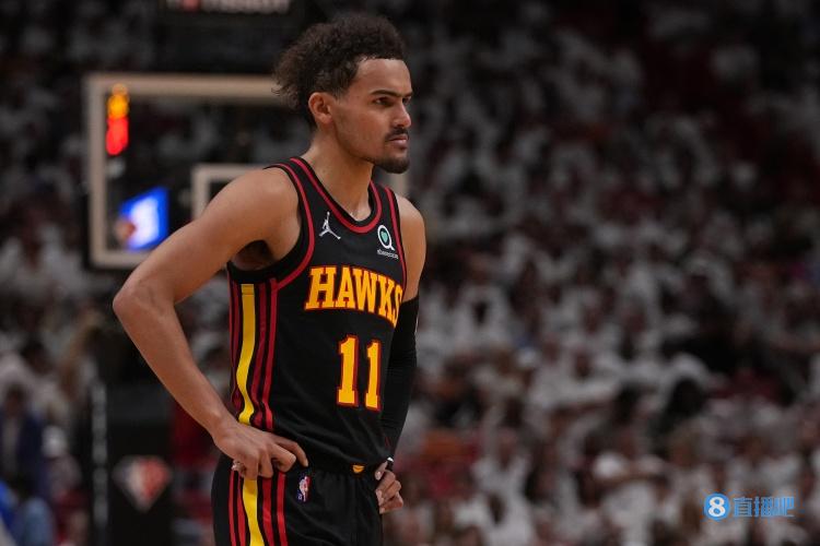 随海港夺冠，亚历斯祖成为首位夺得中超冠军的中国香港球员（海港加冕，亚历斯祖成中国香港首位中超冠军球员）