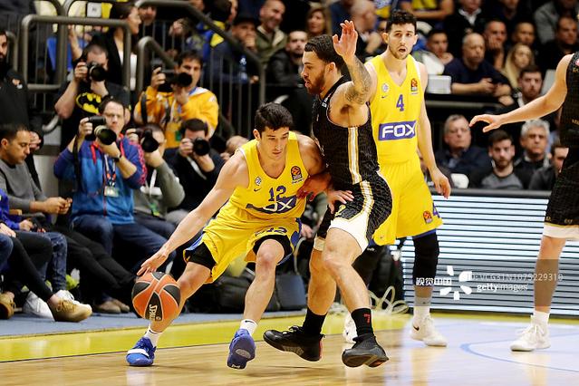 跟队：国米正在关注铃木彩艳、维卡里奥等多位门将（队记：国米考察铃木彩艳、维卡里奥等多名门将）