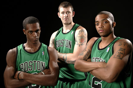 克罗斯获德国联邦十字勋章！告白皇马：伯纳乌永远是我的家（克罗斯荣膺德国联邦十字勋章，表白皇马：伯纳乌永远是我的家）