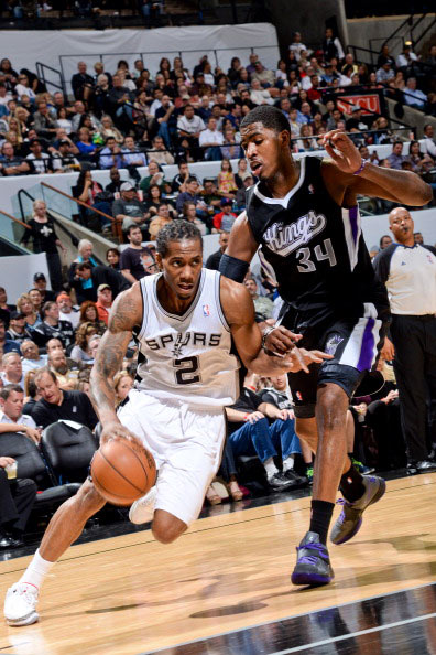 西甲前瞻：巴萨盼取胜继续争夺榜首，阿拉维斯能否制造麻烦？（西甲前瞻：巴萨剑指三分紧咬榜首，阿拉维斯能否搅局？）