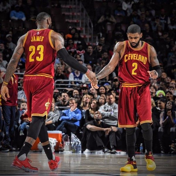 篮球界的十大传奇故事（篮坛十大不朽传奇）