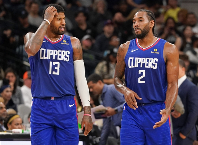 利物浦对施洛特贝克表现出浓厚兴趣，有望在2026年夏天转会，转会费可能达5000万英镑。（利物浦锁定施洛特贝克：2026年夏窗有望加盟，转会费或达5000万英镑）