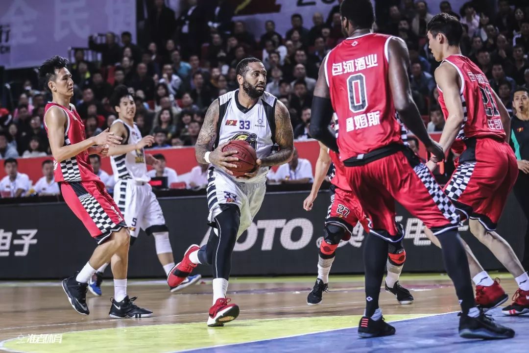 爷青回，维耶里社媒晒与大罗、巴乔、托蒂、卡纳瓦罗等人合照（回忆杀！维耶里社媒晒与罗纳尔多、巴乔、托蒂、卡纳瓦罗等传奇合影）